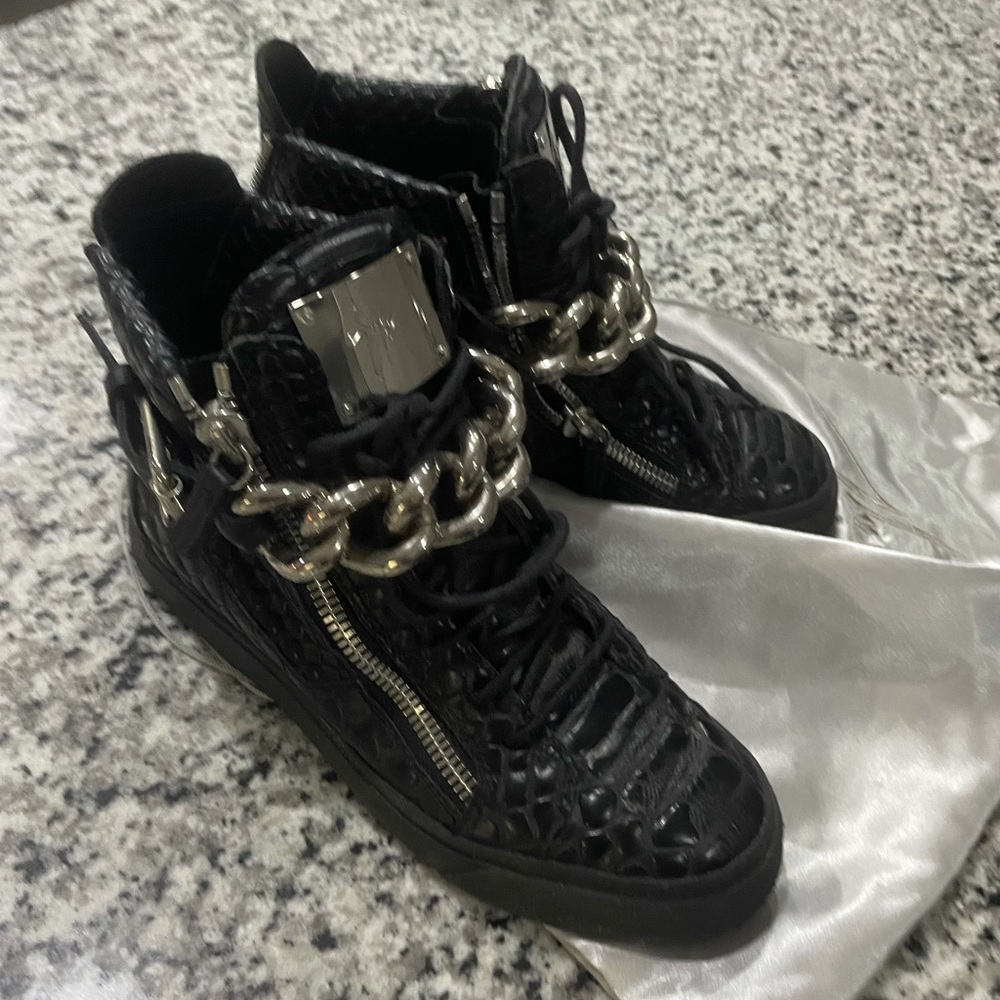 Giuseppe Zanotti high top sneakers black gator chrome chains 🤩 size 38.5